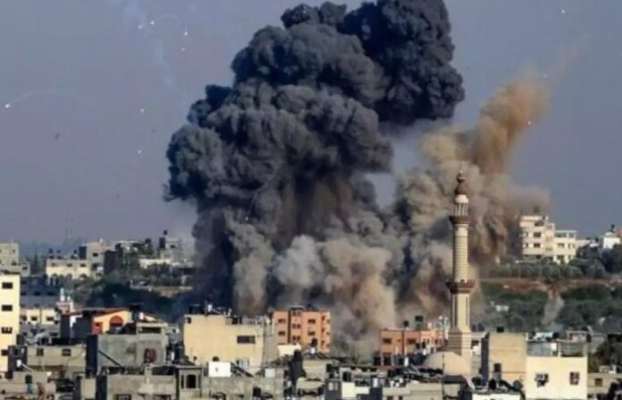 BOMBARDEOHOSPITALESGAZA