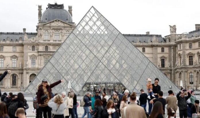 robo-del-Louvre
