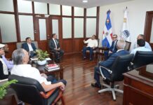 Ministro de Trabajo recibe a propietarios de bancas de lotería y dan inicio al proceso de cumplimiento de las leyes para garantizar condiciones laborales dignas para las trabajadoras.